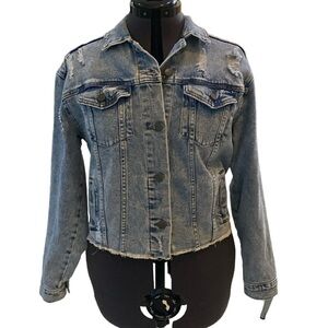 xhilaration Women Blue Wash Jean Jacket Raw Hem Distressed S Pockets Button Down